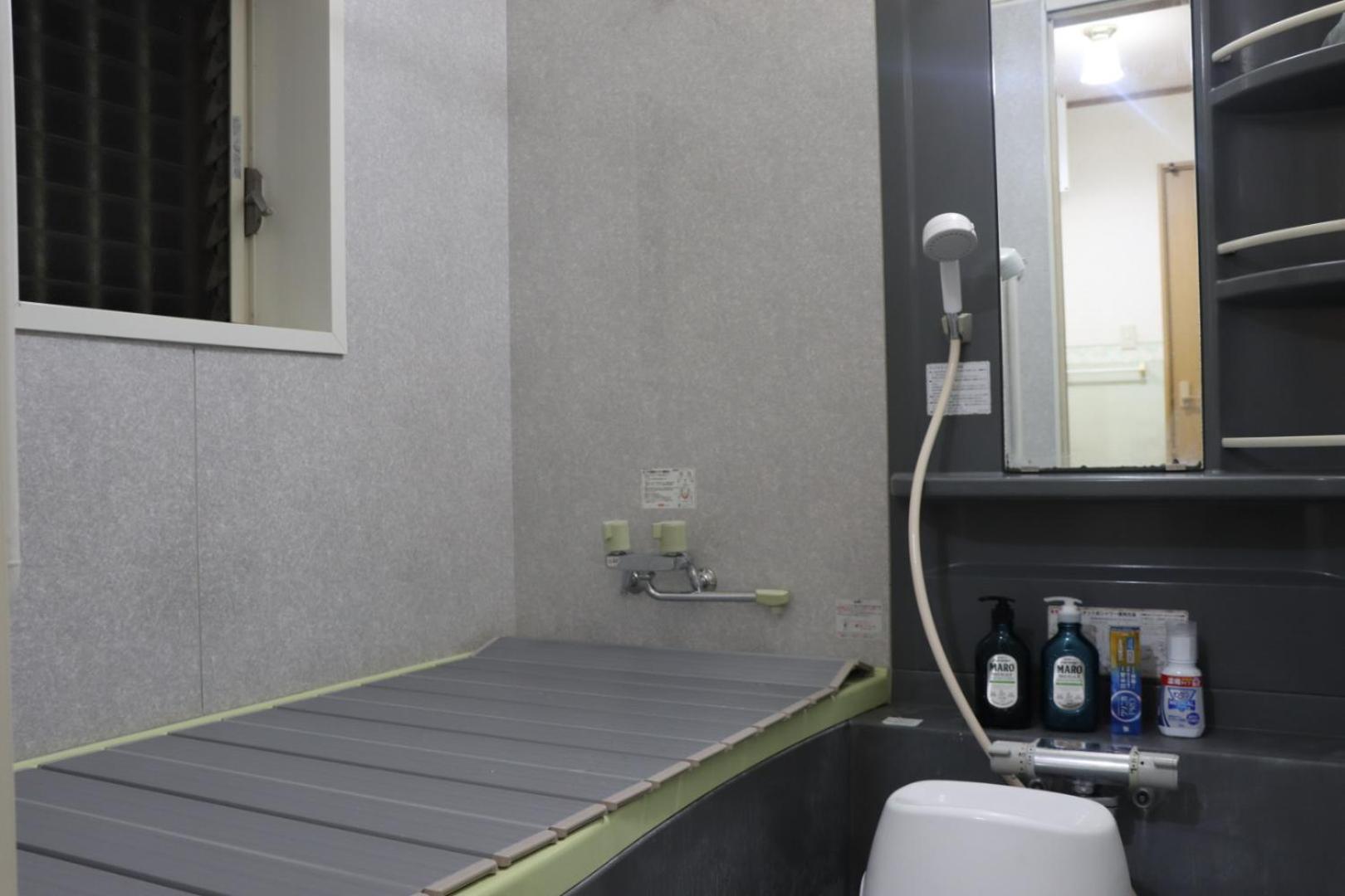 Niji Homestay Ōsaka Extérieur photo